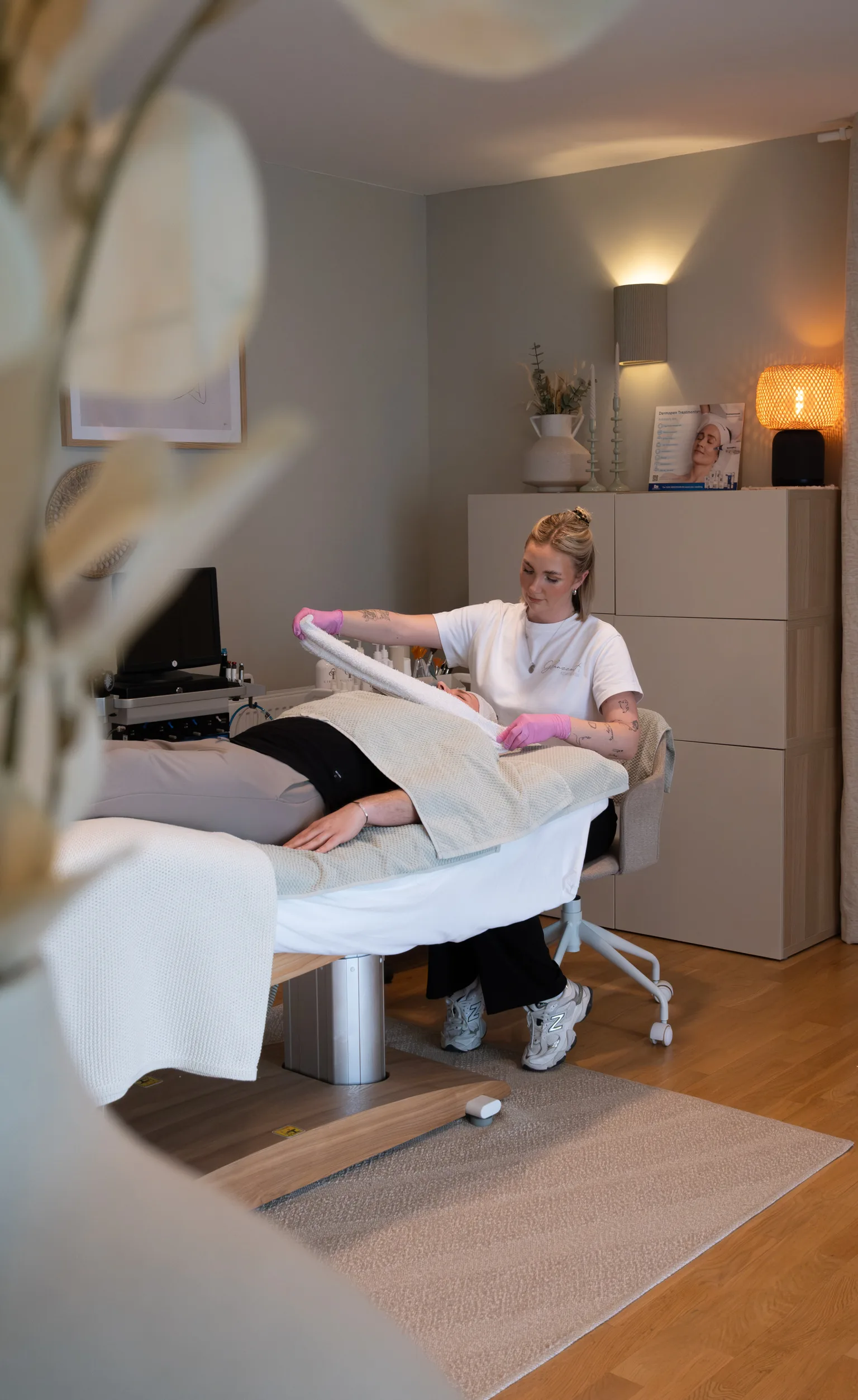 Ruhige Behandlungssituation im Glanzzeit Kosmetikatelier